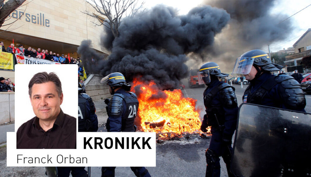 Franske fengsler har vært i krise siden slutten av januar. Fengselsbetjentene streiker, og blokkerer inngangen til mange av landets fengsler. (Foto: Jean-Paul Pelissier / Reuters / NTB scanpix) Franske fengsler har vært i krise siden slutten av januar. Fengselsbetjentene streiker, og blokkerer inngangen til mange av landets fengsler. (Foto: Jean-Paul Pelissier / Reuters / NTB scanpix)