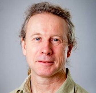 Jakob Jonsson forsker på spillavhengighet ved Stockholms universitet. Han er overrasket over hvor stor effekt det hadde å kontakte kundene. (Foto: Stockholms Universitet) Jakob Jonsson forsker på spillavhengighet ved Stockholms universitet. Han er overrasket over hvor stor effekt det hadde å kontakte kundene. (Foto: Stockholms Universitet)
