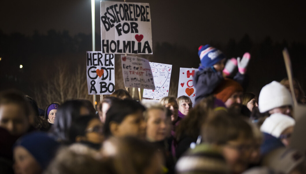 Forskere bak ny rapport forklarer hva som ligger i begrepet parallellsamfunn og om det er overførbart til Norge. Her fra antivoldsmarkering på Holmlia tidligere i år. (Foto: Heiko Junge / NTB scanpix) Forskere bak ny rapport forklarer hva som ligger i begrepet parallellsamfunn og om det er overførbart til Norge. Her fra antivoldsmarkering på Holmlia tidligere i år. (Foto: Heiko Junge / NTB scanpix)