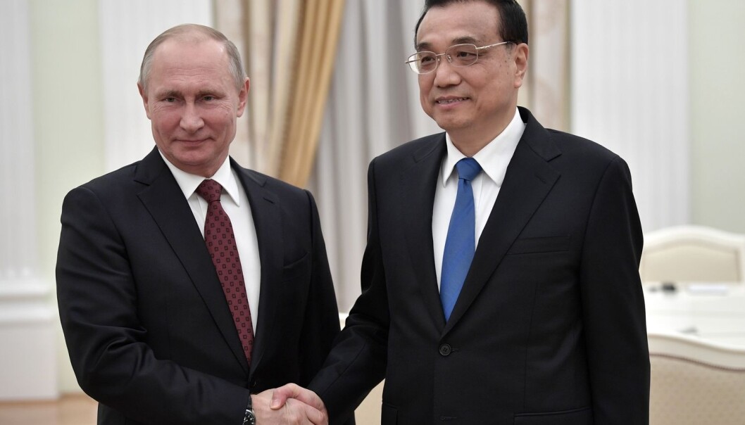 I kjølvatnet av annekteringa av Krim lata det til at Russland og Kina hadde funne tonen. Betyr dette at dei vender ryggen til Vesten? Her møter den russiske presidenten Vladimir Putin Kinas statsminister Li Keqiang i november 2017. (Foto: Reuters / NTB Scanpix) I kjølvatnet av annekteringa av Krim lata det til at Russland og Kina hadde funne tonen. Betyr dette at dei vender ryggen til Vesten? Her møter den russiske presidenten Vladimir Putin Kinas statsminister Li Keqiang i november 2017. (Foto: Reuters / NTB Scanpix)