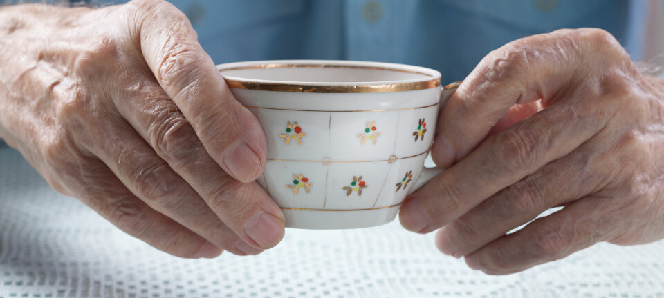 Skjelving på hendene er ofte en av de første symptomene på Parkinsons.  (Foto: Shutterstock)