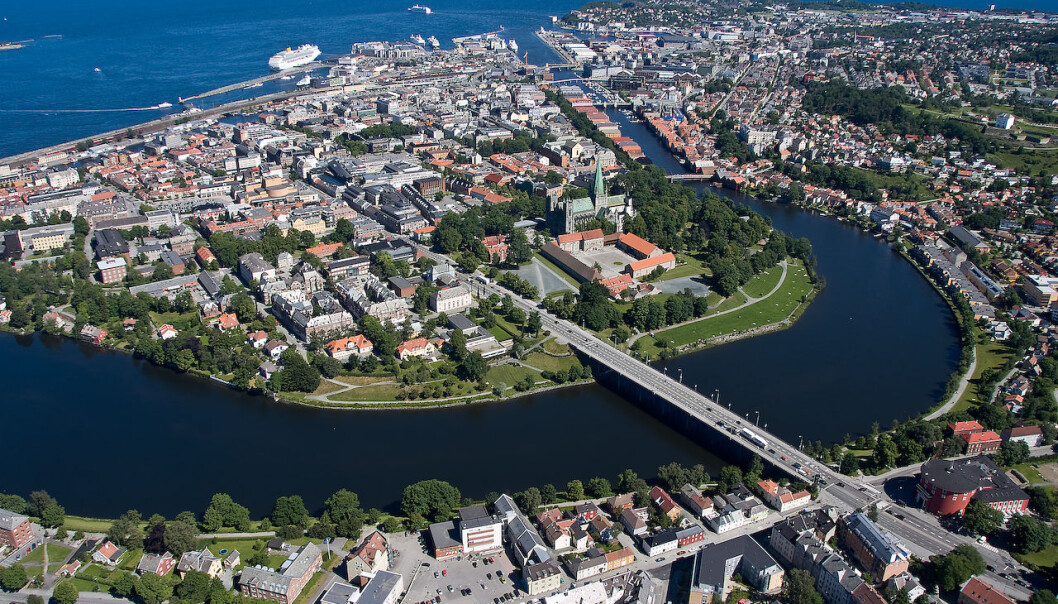 Trondhjemsdialekten står sterkt hos ungdom i Trondheim. Gamle skiller mellom Trondhjemsdialekten står sterkt hos ungdom i Trondheim. Gamle skiller mellom