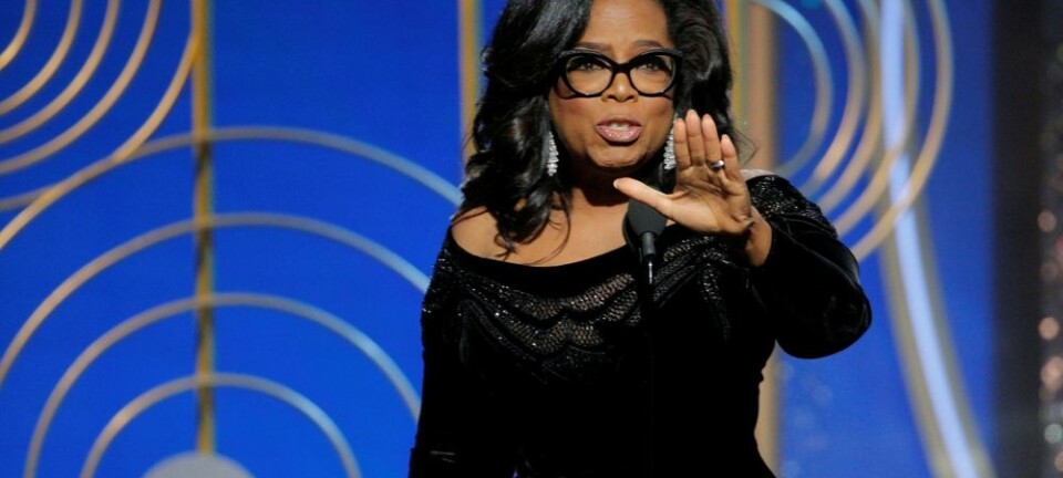 Oprah Winfreys takketale ved Golden Globe-gallaen nylig var en svært god tale, mener retorikkprofessor Jens Elmelund Kjeldsen. Hun forteller om den lille, fattige svarte pikens reise fra en småby i USA til å få æresprisen under Golden Globe. I denne talen vevde Winfrey seg selv inn i en større fortelling, sier han.  (Foto: Handout/Reuters/NTB scanpix)