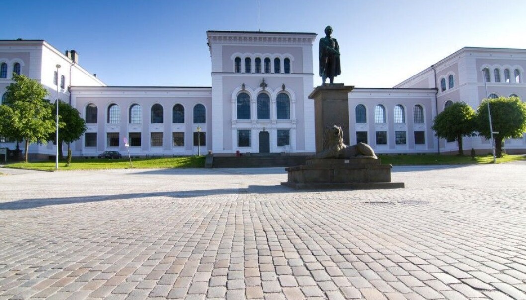 Eit nytt system skal gjere det enklare for studentar å melde frå om alvorlege hendingar, som mobbing og seksuell trakassering. Systemet gjeld ikkje for tilsette. (Foto: Marianne Røsvik/UiB) Eit nytt system skal gjere det enklare for studentar å melde frå om alvorlege hendingar, som mobbing og seksuell trakassering. Systemet gjeld ikkje for tilsette. (Foto: Marianne Røsvik/UiB)