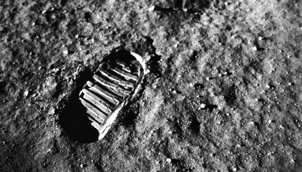 Astronautfotspor på månen. Bildet ble tatt under Apollo 11-oppdraget i 1969 da mennesker besøkte månen for første gang. (Foto: NASA) Astronautfotspor på månen. Bildet ble tatt under Apollo 11-oppdraget i 1969 da mennesker besøkte månen for første gang. (Foto: NASA)