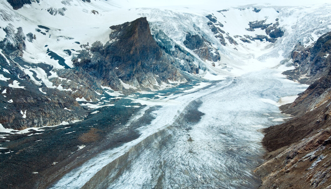 Isbreer dekker omkring 10 prosent av jordens landareal, men bidraget til havstigningen er mye større. Her ser vi Pasterze-isbreen i de østerrikske Alpene. (Foto: Landscape Nature Photo / Shutterstock / NTB scanpix) Isbreer dekker omkring 10 prosent av jordens landareal, men bidraget til havstigningen er mye større. Her ser vi Pasterze-isbreen i de østerrikske Alpene. (Foto: Landscape Nature Photo / Shutterstock / NTB scanpix)