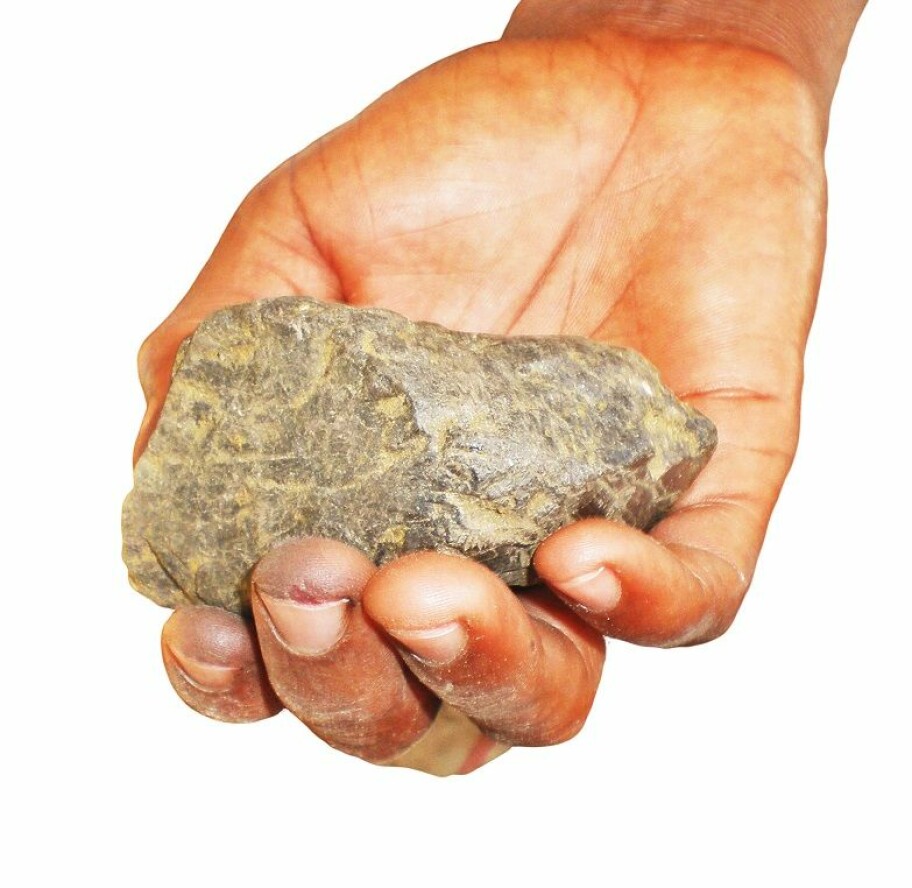 Coltan fra DR Kongo inneholder tantal, som brukes i mikro-chips. Utvinningen har ført til mange brudd på menneskerettighetene. (Foto: Shutterstock / NTB Scanpix)