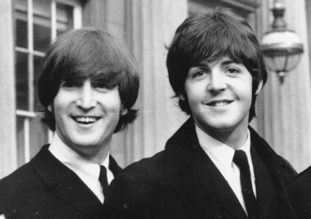 John Lennon (til venstre) og Paul McCartney i 1965, samme år som de ga ut <i>Rubber Soul</i> og stridens eple «In My Life». John Lennon (til venstre) og Paul McCartney i 1965, samme år som de ga ut <i>Rubber Soul</i> og stridens eple «In My Life».