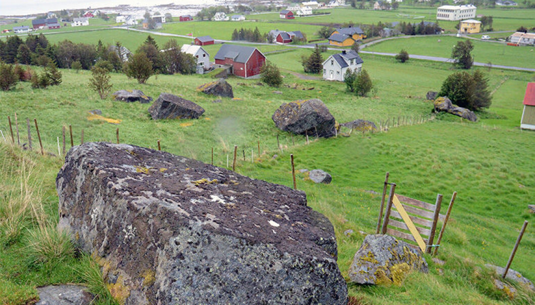 I Sennesvik i Vestvågøy kommune har det gått flere steinsprang i løpet av historien. (Foto: NGU) I Sennesvik i Vestvågøy kommune har det gått flere steinsprang i løpet av historien. (Foto: NGU)