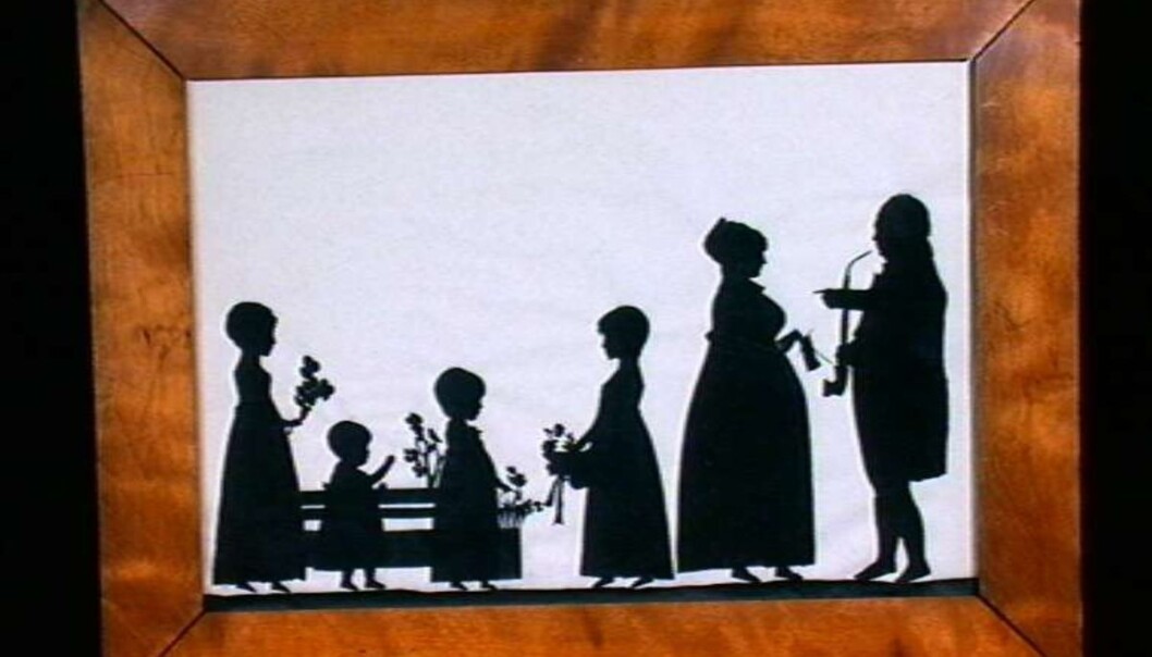 Skipsreder Christen Lorentz Sørensen og hustru Kirsten Margrethe f. Grøn, samt deres døtre. (Påskrift: En Borgerfamilie i Sandefjord fra Aaret 1813 m.m.) (Eier: Norsk folkemuseum) Skipsreder Christen Lorentz Sørensen og hustru Kirsten Margrethe f. Grøn, samt deres døtre. (Påskrift: En Borgerfamilie i Sandefjord fra Aaret 1813 m.m.) (Eier: Norsk folkemuseum)