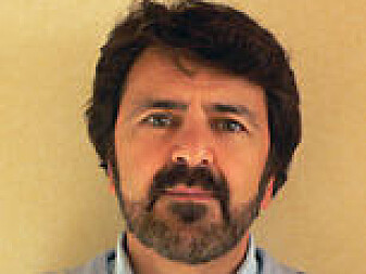 Nikos Logothetis får ikke lenger gjøre dyreforsøk av ledelsen ved Max Planck Society. (foto: Max Planck Institute for Biological Cybernetics) Nikos Logothetis får ikke lenger gjøre dyreforsøk av ledelsen ved Max Planck Society. (foto: Max Planck Institute for Biological Cybernetics)