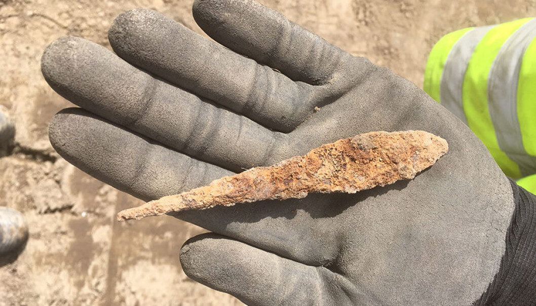 Pilspiss av jern funnet inni tufta. Formen er typisk nettopp for vikingtid/tidlig middelalder. (Foto: Silje E. Fretheim/NTNU Vitenskapsmuseet) Pilspiss av jern funnet inni tufta. Formen er typisk nettopp for vikingtid/tidlig middelalder. (Foto: Silje E. Fretheim/NTNU Vitenskapsmuseet)