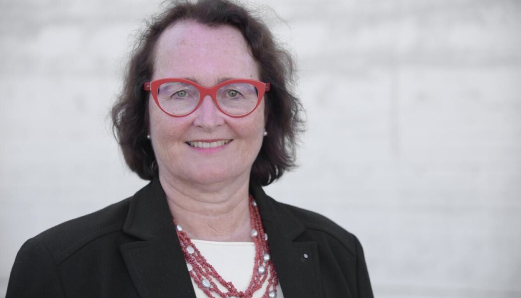 Professor Eva Gerdts er opptatt av forskjellen på hvordan hjerteinfarkt oppleves blant menn og kvinner. – Dessverre har særlig kvinner en uheldig tendens til å tro at de ikke har hjerteinfarkt, sier hun. Professor Eva Gerdts er opptatt av forskjellen på hvordan hjerteinfarkt oppleves blant menn og kvinner. – Dessverre har særlig kvinner en uheldig tendens til å tro at de ikke har hjerteinfarkt, sier hun.