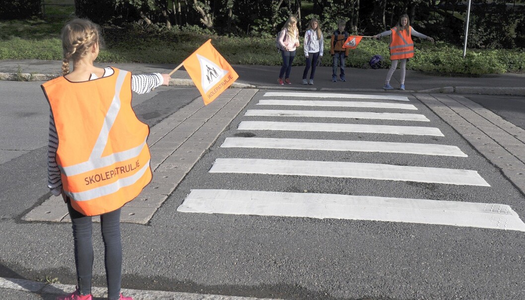 På Korsvoll skole har elevene i år kartlagt trafikksikkerheten og reisevaner for egen skolevei i en egen mobilapp. Skolepatruljen passer på de mest belastede veiene. (Foto: Terje Pedersen / NTB scanpix) På Korsvoll skole har elevene i år kartlagt trafikksikkerheten og reisevaner for egen skolevei i en egen mobilapp. Skolepatruljen passer på de mest belastede veiene. (Foto: Terje Pedersen / NTB scanpix)