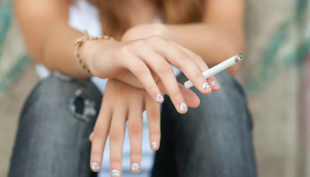 Selv om antall røykere har gått ned de siste tiårene, er det fortsatt altfor mange som begynner å røyke, mener forskerne bak en ny studie. (Foto: Shutterstock)