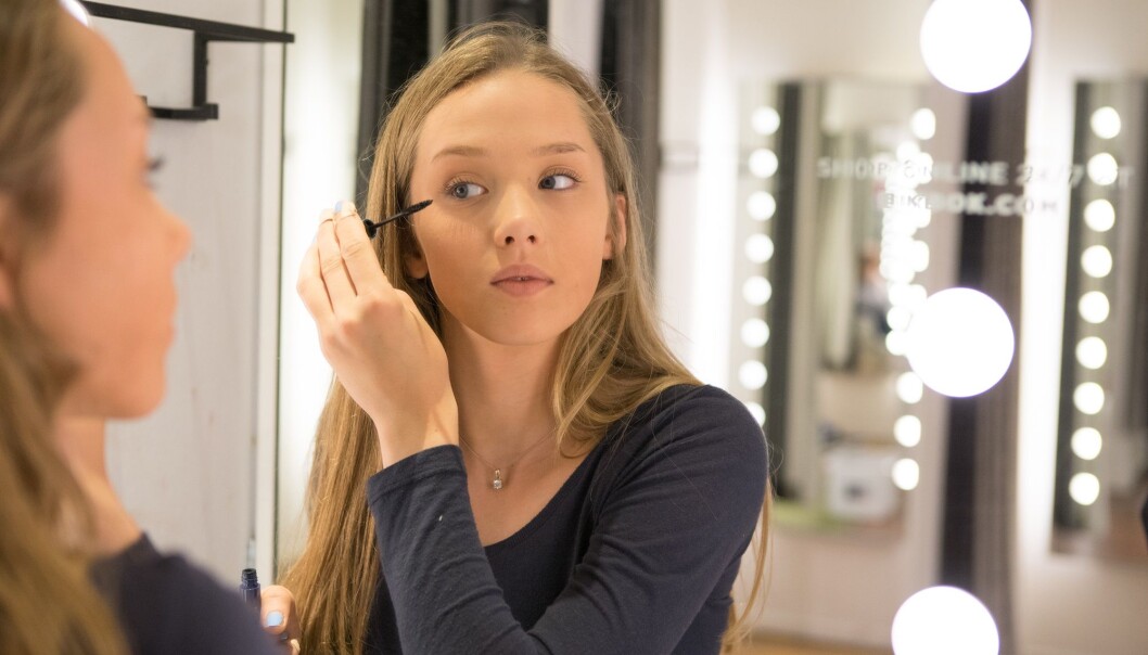 Unge studenter kan få rabatt på fillers i leppene, ansiktskirurgi, hårfjerning og andre inngrep for å fikse på utseende. (Foto: Thomas Brun / NTB scanpix) Unge studenter kan få rabatt på fillers i leppene, ansiktskirurgi, hårfjerning og andre inngrep for å fikse på utseende. (Foto: Thomas Brun / NTB scanpix)