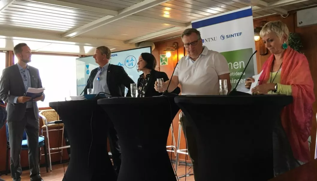 Etter fagpraten lot vi politikerne ta debatten om energipolitikken vår. (Foto: Hege Tunstad / NTNU Energi)