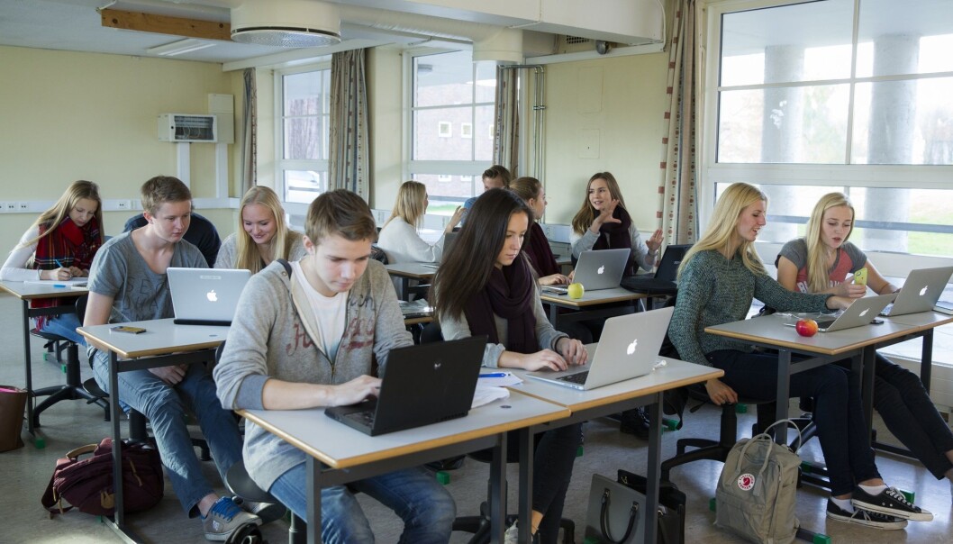 Foreldres utdanningsnivå gir stort utslag i karaktersnittet blant ungdomsskoleelever. (Foto: Berit Roald / NTB scanpix) Foreldres utdanningsnivå gir stort utslag i karaktersnittet blant ungdomsskoleelever. (Foto: Berit Roald / NTB scanpix)