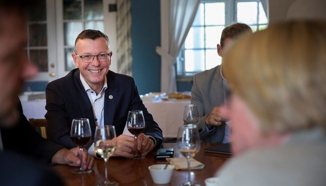 Rektor ved UiB, Dag Rune Olsen, meiner UiB no har eit godt grunnlag for å gå inn i sameigarskap med OsloMet om Khrono. (Foto: Kristoffer Furberg/Universitetsavisa) Rektor ved UiB, Dag Rune Olsen, meiner UiB no har eit godt grunnlag for å gå inn i sameigarskap med OsloMet om Khrono. (Foto: Kristoffer Furberg/Universitetsavisa)