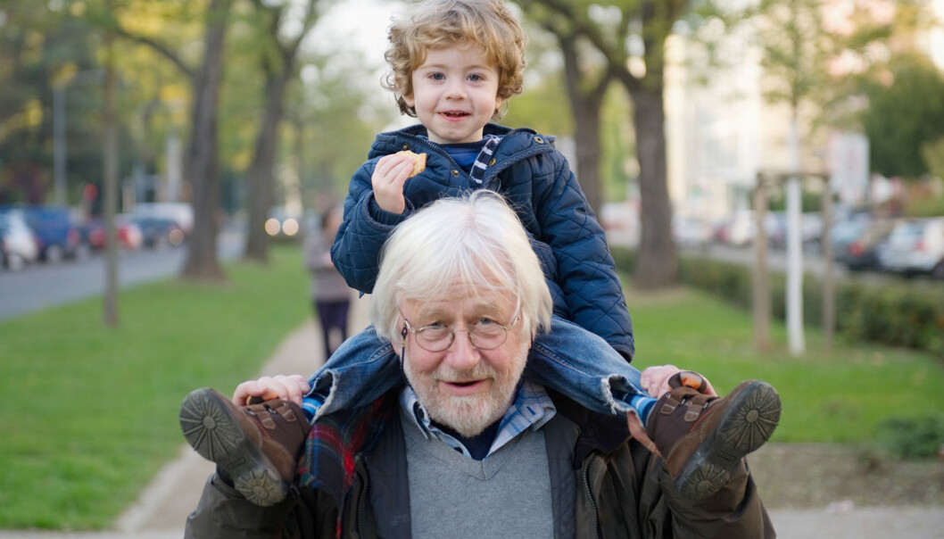 Eldre over 67 år er nesten borte fra nyhetsbildet i et utvalg aviser noen dager i 2015. Navngitte barn er stadig med på bilder, men de kommer ikke til orde. (Illustrasjonsfoto: Jan Haas/NTB scanpix)