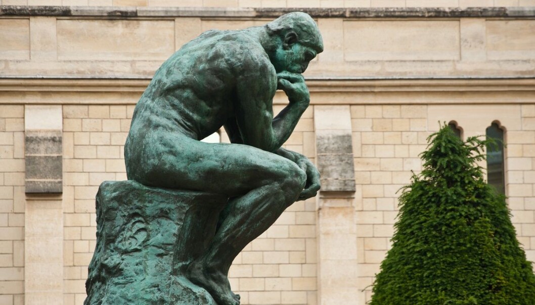 Vi mennesker er en samling av utallige milliarder celler, skriver Tunstad. Her er skulpturen Tenkeren av Auguste Rodin. (Foto: NeydtStock, Shutterstock, NTB scanpix) Vi mennesker er en samling av utallige milliarder celler, skriver Tunstad. Her er skulpturen Tenkeren av Auguste Rodin. (Foto: NeydtStock, Shutterstock, NTB scanpix)