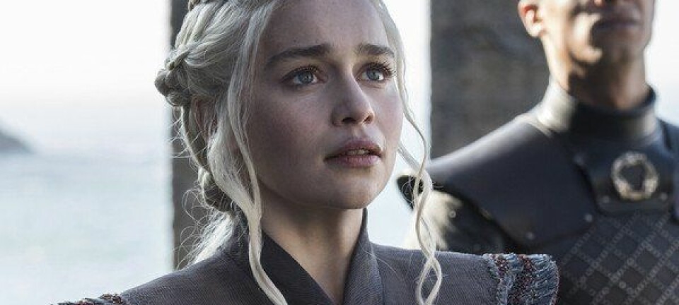 Tv-serien «Game of Thrones» hadde i 2015 vist seerne minst 50 voldtekter og voldtektsforsøk på kvinner, ifølge en blogger som talte dem. Det er likevel et stykke igjen til de om lag 200 voldtektene og voldtektsforsøkene i bøkene som tv-serien bygger på, «En sang om is og ild». Da har samme blogger bare talt seksuelle overgrep i de fem første bøkene.  Skjermdump fra HBO
