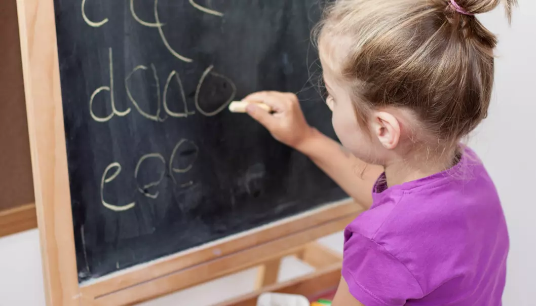 Ved å gi elevene mulighet til å bli kjent med bokstavene raskere, vil de som strever få flere repetisjoner, mer øving og bedre tilpasset opplæring i det de strever med.  (Foto: Shutterstock / NTB scanpix)