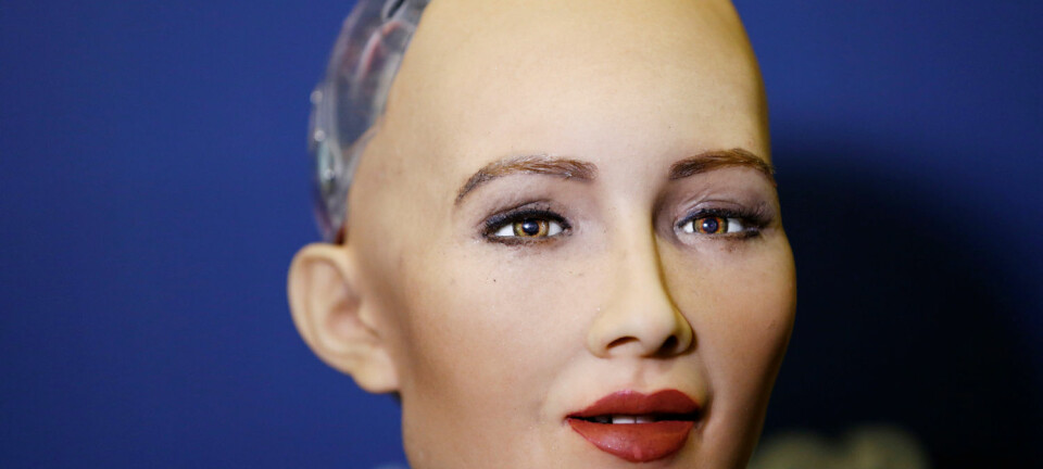 På grunn av roboter som Sophia vil kanskje noen av oss stå uten arbeid om noen år. Forsker mener vi må tenke gjennom alternative framtidsscenarioer for å forberede oss på effektene av digitalisering.  (Foto: Reuters / NTB Scanpix)