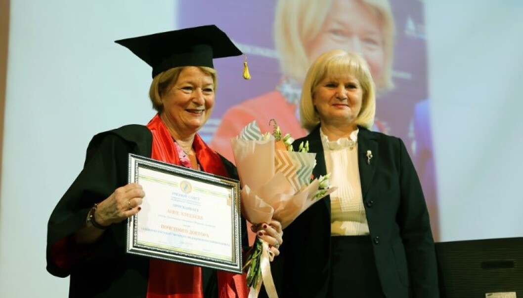 UiT-rektor Anne Husebekk sammen med rektor Lyubov Gorbatova ved Northern State Medical University i Arkhangelsk. (Foto: Karine Nigar Aarskog) UiT-rektor Anne Husebekk sammen med rektor Lyubov Gorbatova ved Northern State Medical University i Arkhangelsk. (Foto: Karine Nigar Aarskog)