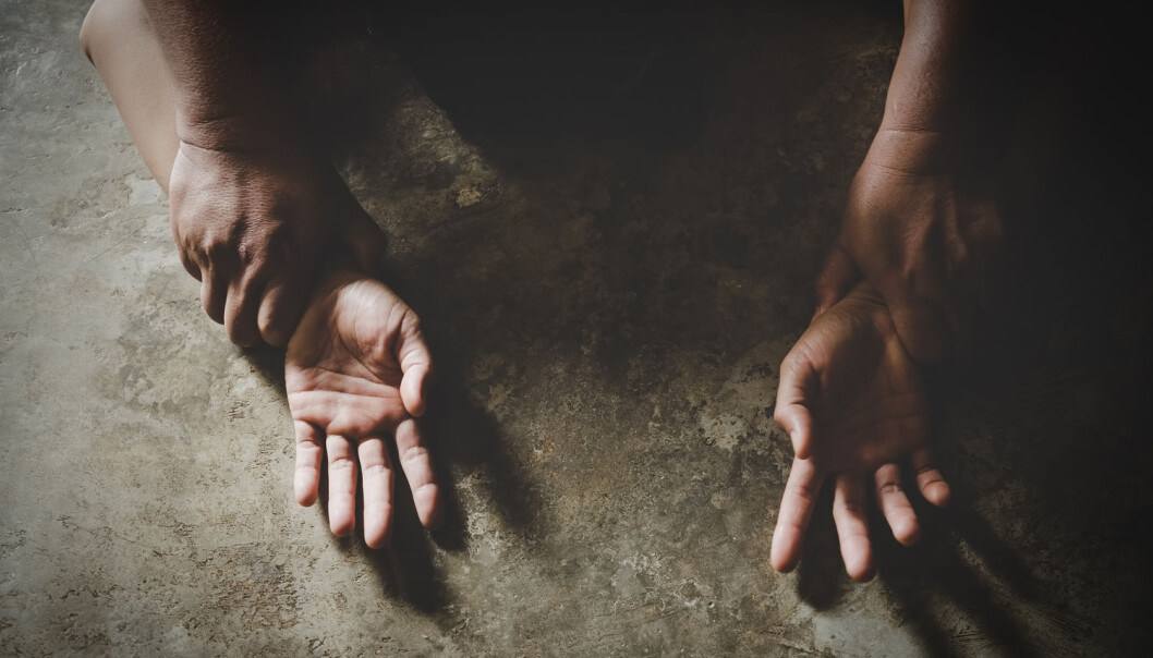 Den nye modellen bygger på at det finnes én veldig betydelig forskjell på offer og gjerningsmann i de fleste voldtektssakene, og det er at mannen har et Y-kromosom, noe kvinnen ikke har. (Foto: Doidam 10 / Shutterstock / NTB scanpix) Den nye modellen bygger på at det finnes én veldig betydelig forskjell på offer og gjerningsmann i de fleste voldtektssakene, og det er at mannen har et Y-kromosom, noe kvinnen ikke har. (Foto: Doidam 10 / Shutterstock / NTB scanpix)