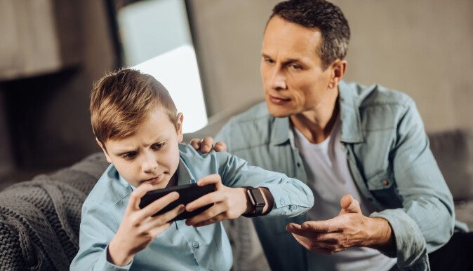 Foreldre bør ifølge Per Schultz Jørgensen utvise myndighet i stedet for å være enten ettergivende eller autoritære. (Foto: Dmytro Zinkevych / Shutterstock / NTB scanpix) Foreldre bør ifølge Per Schultz Jørgensen utvise myndighet i stedet for å være enten ettergivende eller autoritære. (Foto: Dmytro Zinkevych / Shutterstock / NTB scanpix)