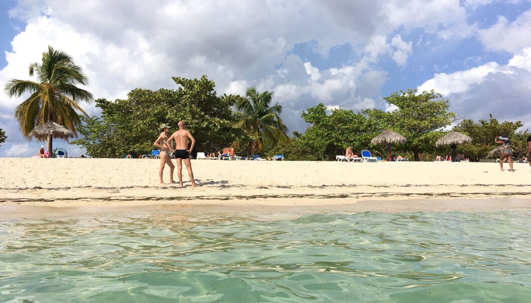 Over halvparten av oss planlegger å reise bort i vinter. Sol og varme oppgis som viktigste årsak. Bildet er tatt i Varadero, Cuba. Cuba er nå det andre mest populære reisemålet i Nord-Amerika blant nordmenn. (Foto: Anne Lise Stranden/forskning.no) Over halvparten av oss planlegger å reise bort i vinter. Sol og varme oppgis som viktigste årsak. Bildet er tatt i Varadero, Cuba. Cuba er nå det andre mest populære reisemålet i Nord-Amerika blant nordmenn. (Foto: Anne Lise Stranden/forskning.no)