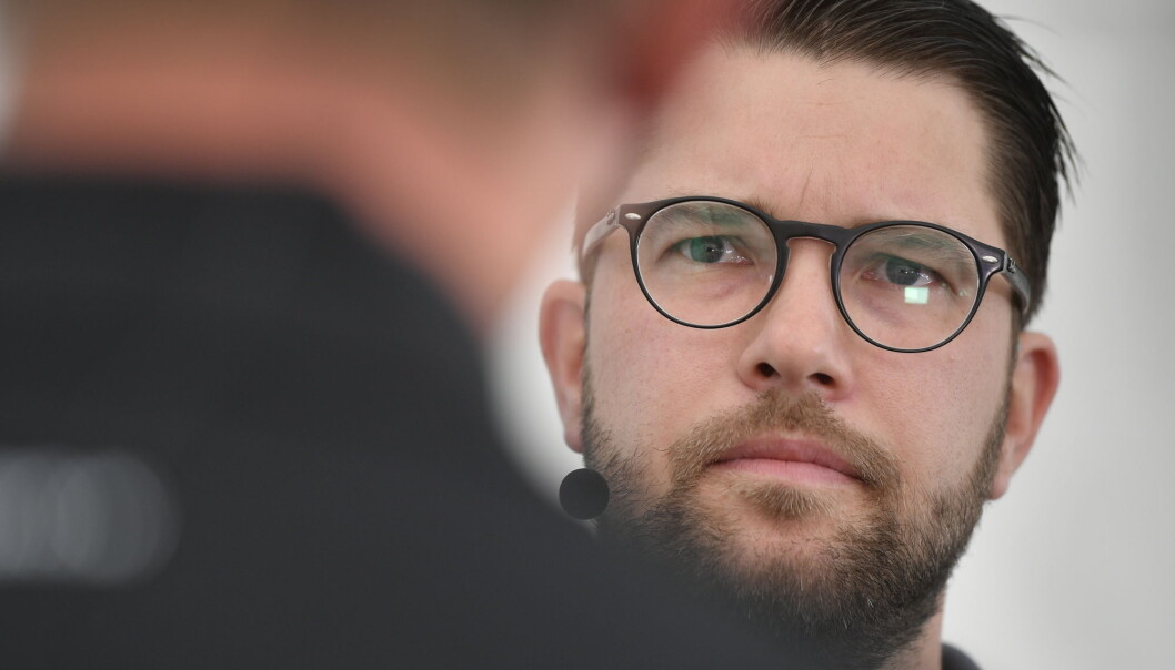 Ingen i den svenske Riksdagen vil i dag forhandle med Jimmie Åkesson, partileder for Sverigedemokratene. Det vil de gjøre, mener forsker som har studert utviklingen av høyrepopulisme i Skandinavia. (Foto: Ingen i den svenske Riksdagen vil i dag forhandle med Jimmie Åkesson, partileder for Sverigedemokratene. Det vil de gjøre, mener forsker som har studert utviklingen av høyrepopulisme i Skandinavia. (Foto: