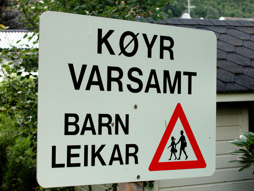 I Vik i Sogn og Fjordane er skiltet skrevet på nynorsk. (Foto: Berit Keilen / NTB scanpix)