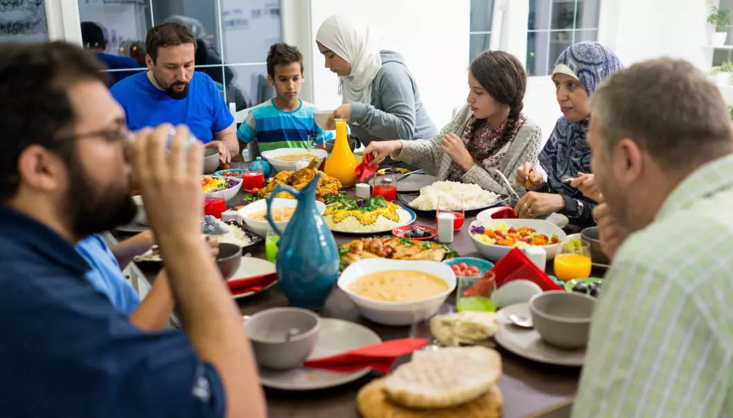 Oppfatningen blant mange nordmenn, om at det norske muslimske samfunnet i liten grad tar til motmæle mot de radikale miljøene, er ikke dekkende, ifølge forskning

(Illustrasjonsfoto: Zurijeta / Shutterstock / NTB scanpix)