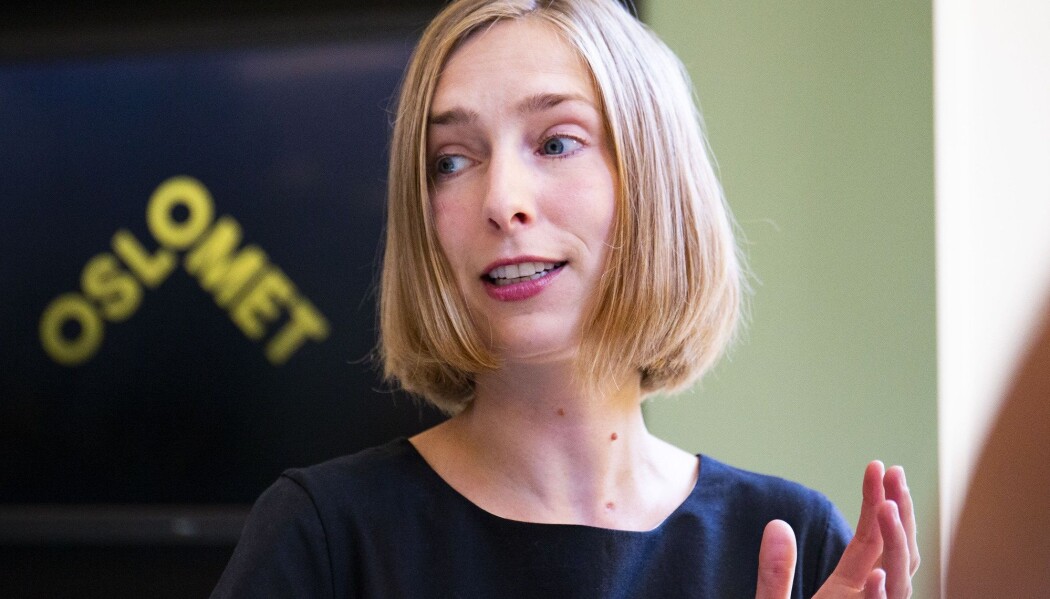 Tall fra Lånekassen viser at færre studenter tar hele graden i utlandet, mens andelen delstudenter utenfor Norge øker. Forsknings- og høyere utdanningsminister Iselin Nybø ønsker at flere skal ta utdanning i utlandet. (Foto: Fredrik Hagen / NTB scanpix) Tall fra Lånekassen viser at færre studenter tar hele graden i utlandet, mens andelen delstudenter utenfor Norge øker. Forsknings- og høyere utdanningsminister Iselin Nybø ønsker at flere skal ta utdanning i utlandet. (Foto: Fredrik Hagen / NTB scanpix)