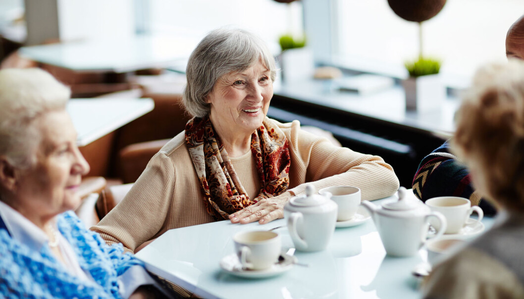 Eldreomsorgen er god til å ta vare på den fysiske helsen til eldre. Men tid til en prat eller en tur på kafé er det verre med, viser forskningsprosjekt. (Fotoillustrasjon: Pressmaster/Shutterstock/NTB scanpix) Eldreomsorgen er god til å ta vare på den fysiske helsen til eldre. Men tid til en prat eller en tur på kafé er det verre med, viser forskningsprosjekt. (Fotoillustrasjon: Pressmaster/Shutterstock/NTB scanpix)