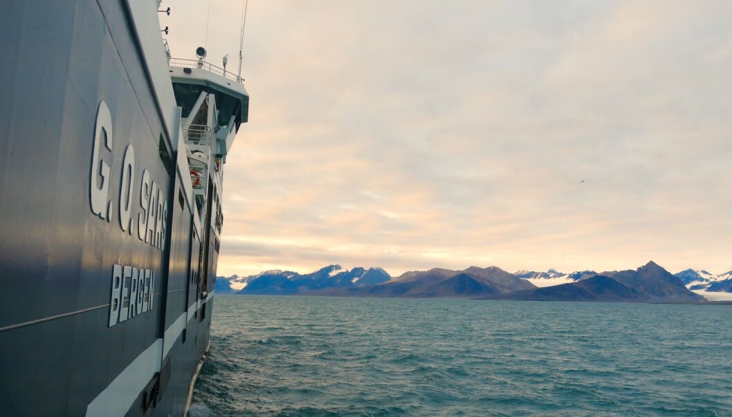 G.O Sars på vei inn Kongsfjorden. (Foto: Frida Eriksdatter Tradin) G.O Sars på vei inn Kongsfjorden. (Foto: Frida Eriksdatter Tradin)