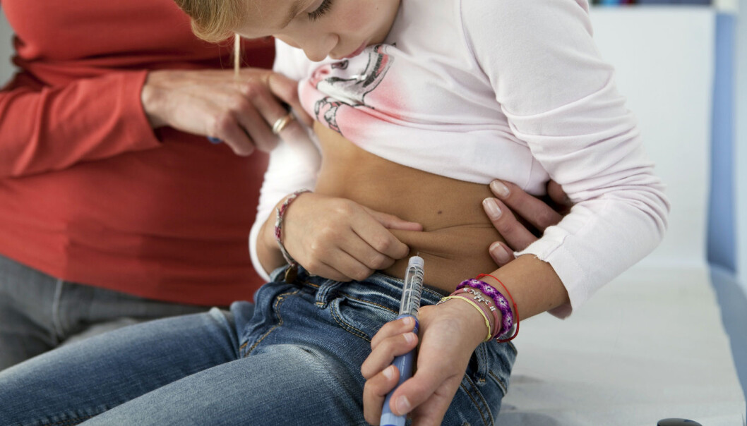 I de fleste tilfeller er det hjerte- og karsykdommer som er dødsårsaken hos diabetikere, oftest som følge av åreforkalkning. Men disse sykdommene er ofte symptomfrie i mange år, og derfor er de dessverre også vanskelig å oppdage. Ingen enkelt undersøkelse kan avdekke tidlig åreforkalkning. (Foto: Shutterstock / NTB scanpix) I de fleste tilfeller er det hjerte- og karsykdommer som er dødsårsaken hos diabetikere, oftest som følge av åreforkalkning. Men disse sykdommene er ofte symptomfrie i mange år, og derfor er de dessverre også vanskelig å oppdage. Ingen enkelt undersøkelse kan avdekke tidlig åreforkalkning. (Foto: Shutterstock / NTB scanpix)