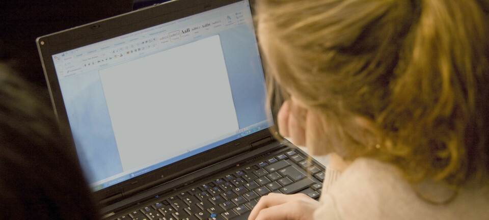 Forskerne så at bruken av PC i klasserommet fornyet lærernes undervisningspraksis og påvirket måten de kommuniserte med elevene på.  (Illustrasjonsfoto: Colourbox)