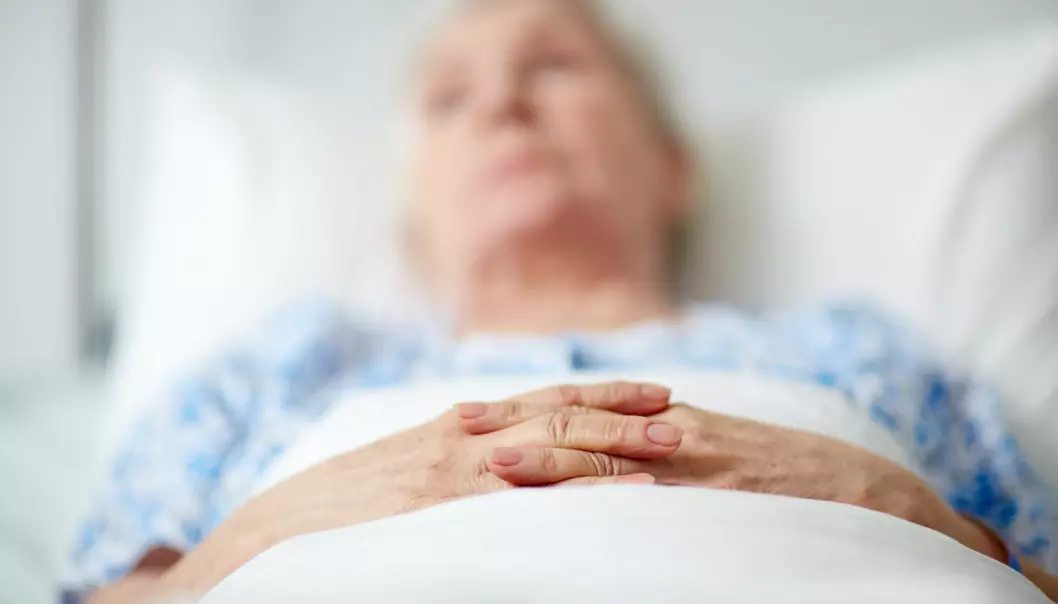 Behandlingsplanen som brukes mot livets slutt på flere norske sykehjem er utviklet for kreftpasienter, ikke for gamle som dør med demens. Planen kan derfor ikke uten videre overføres til sykehjemmene, mener forskere. (Foto: Shutterstock / NTB scanpix)