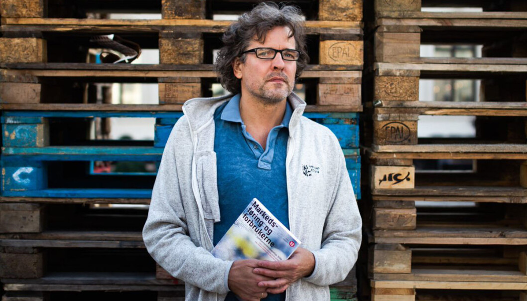 Førstelektor ved Høyskolen Kristiania, Karl-Fredrik Tangen, lanserer nå den nye fagboken Markedsføring og forbrukerne. (Foto: Høyskolen Kristiania) Førstelektor ved Høyskolen Kristiania, Karl-Fredrik Tangen, lanserer nå den nye fagboken Markedsføring og forbrukerne. (Foto: Høyskolen Kristiania)
