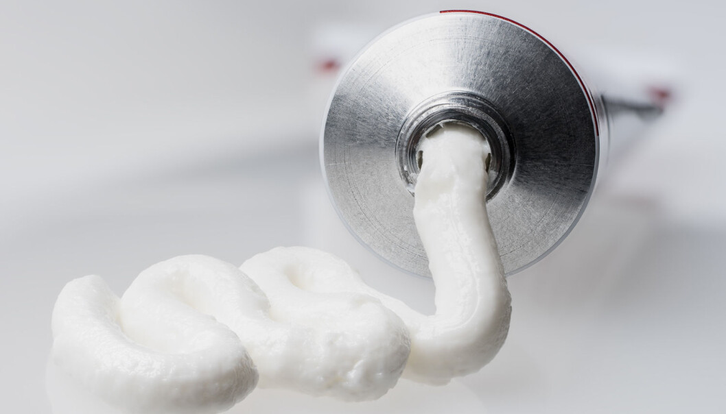 Placeboeffekten kan gjøre deg bedre, selv om midlet du får faktisk ikke virker. Men den kan også gi deg bivirkninger. (Foto: Artenex / Shutterstock / NTB scanpix) Placeboeffekten kan gjøre deg bedre, selv om midlet du får faktisk ikke virker. Men den kan også gi deg bivirkninger. (Foto: Artenex / Shutterstock / NTB scanpix)