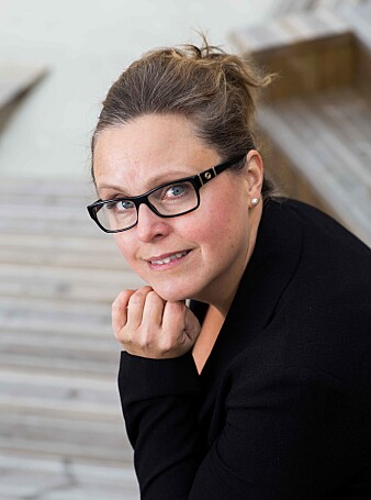 Hege Mari Johnsen har femten års erfaring som intensivsykepleier. Hun er nå førsteamanuensis ved Institutt for helse- og sykepleievitenskap på UiA. (Foto: UiA) Hege Mari Johnsen har femten års erfaring som intensivsykepleier. Hun er nå førsteamanuensis ved Institutt for helse- og sykepleievitenskap på UiA. (Foto: UiA)