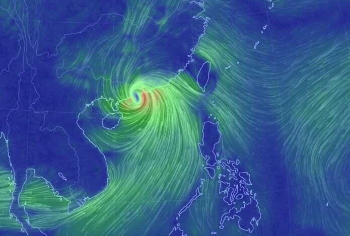 Tyfonen "Mangkhut" treffer Kina, mens vindfeltet presser vann inn mot Hong Kong og de andre byene ved fjorden der. (Bilde: earthwindmap) Tyfonen "Mangkhut" treffer Kina, mens vindfeltet presser vann inn mot Hong Kong og de andre byene ved fjorden der. (Bilde: earthwindmap)