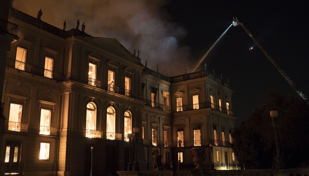 Brasils nasjonalmuseum i Rio de Janeiro ble totalskadd i brannen i starten av september. Eksperter mener det kan ta opptil ti år bygge det opp igjen. (Foto: Leo Correa / AP / NTB scanpix) Brasils nasjonalmuseum i Rio de Janeiro ble totalskadd i brannen i starten av september. Eksperter mener det kan ta opptil ti år bygge det opp igjen. (Foto: Leo Correa / AP / NTB scanpix)