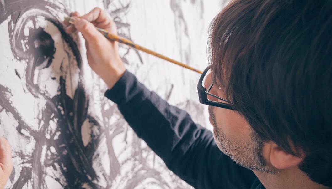 Når det gjelder fordeling av kjønn i de forskjellige kunstnergruppene er det flest menn blant forfattere og musikere, mens kvinner dominerer blant visuelle kunstnere, dansere og koreografer. (Foto: David Pereiras, Shutterstock, NTB scanpix) Når det gjelder fordeling av kjønn i de forskjellige kunstnergruppene er det flest menn blant forfattere og musikere, mens kvinner dominerer blant visuelle kunstnere, dansere og koreografer. (Foto: David Pereiras, Shutterstock, NTB scanpix)