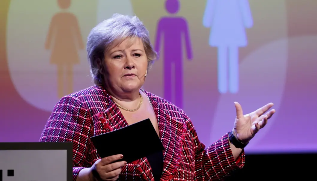 Nøkkelen til integrering er å realisere seg selv, komme i jobb og bidra i det norske samfunnet, sa statsminister Erna Solberg (H) da hun åpnet den nasjonale integreringskonferansen onsdag. Det er femte gang konferansen arrangeres. (Foto: Cornelius Poppe / NTB scanpix) Nøkkelen til integrering er å realisere seg selv, komme i jobb og bidra i det norske samfunnet, sa statsminister Erna Solberg (H) da hun åpnet den nasjonale integreringskonferansen onsdag. Det er femte gang konferansen arrangeres. (Foto: Cornelius Poppe / NTB scanpix)