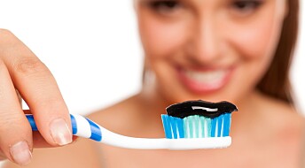Får du hvitere tenner av tannkrem med aktivt kull?