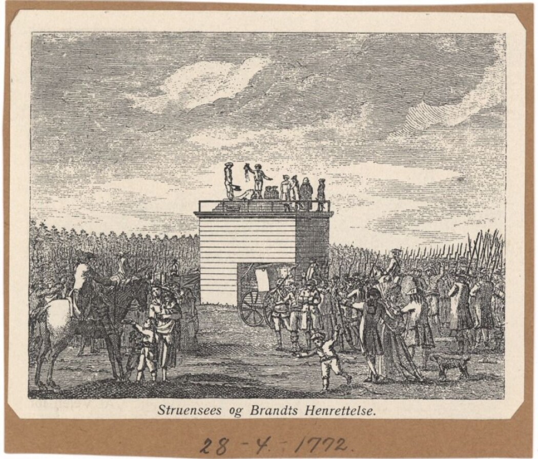 «En nøyagtig Forestilling av Executionen som skeede uden for Kiøbenhavn på Stadens Østre-Fælled paa Græverne Struensee og Brandt». Reproduksjon av et kobberstikk fra Georg Haas som viser henrettelsen. I tillegg til Struensee ble lensgreven Enevold Brandt også henrettet. (Kobberstikk: Det kongelige bibliotek) «En nøyagtig Forestilling av Executionen som skeede uden for Kiøbenhavn på Stadens Østre-Fælled paa Græverne Struensee og Brandt». Reproduksjon av et kobberstikk fra Georg Haas som viser henrettelsen. I tillegg til Struensee ble lensgreven Enevold Brandt også henrettet. (Kobberstikk: Det kongelige bibliotek)